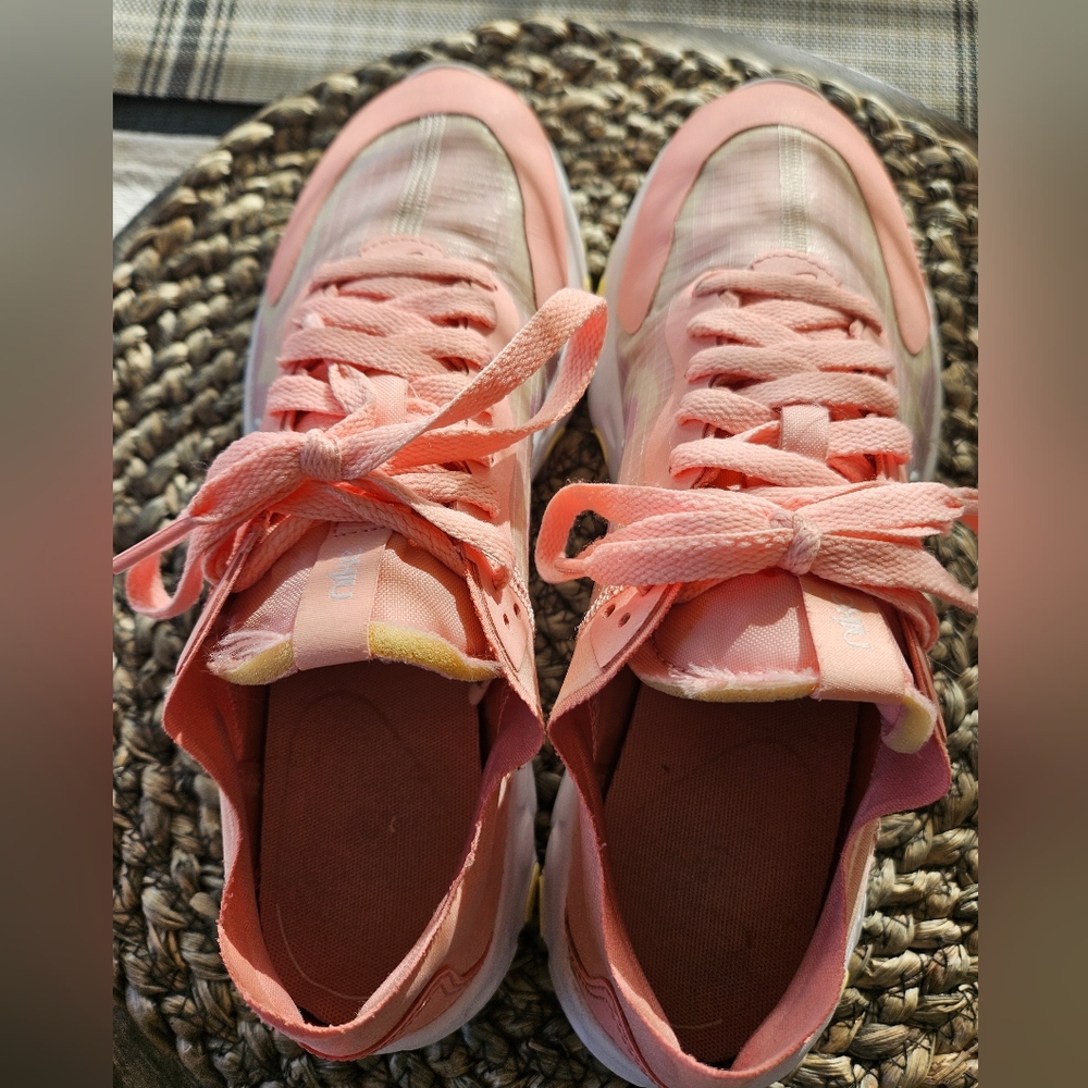 Womens Nike Renew Athletic Shoes - Picture 5 of 7